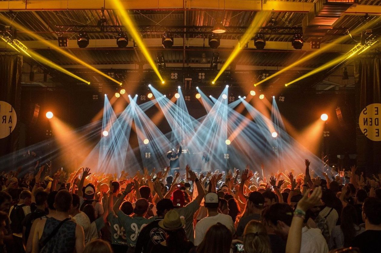 Live-Event mit Lichtshow, organisiert von Bonusclaimora